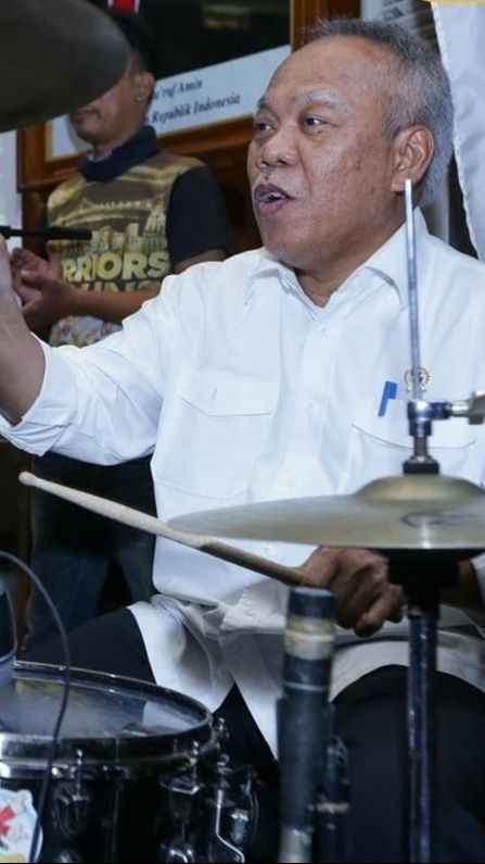 Menteri Basuki Ngaku Bakal Kesulitan Bayar Tol Tanpa Sentuh karena Masih Pakai HP Nokia Jadul
