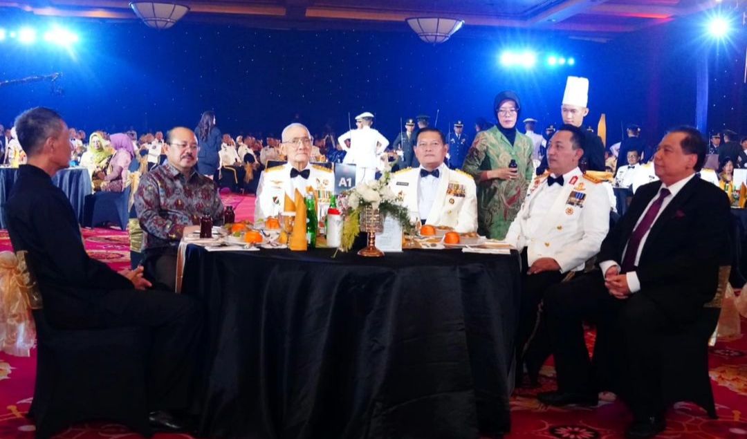 Panglima TNI menjelaskan dalam sambutannya bahwa penyelenggaraan Soedirman Awards 2023 terinspirasi dari nama besar Jenderal Soedirman. <br>