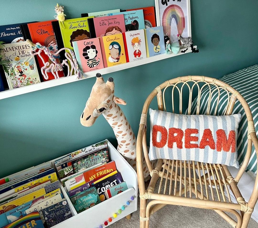 Potret Sudut Baca Nyaman Buat Anak, Bikin Si Kecil Suka Buku