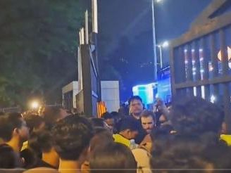 Sisi Gelap di Balik Kemeriahan Konser Coldplay Jakarta, Gate Ultimate Jebol hingga Tiket Tak Bisa Dipindai