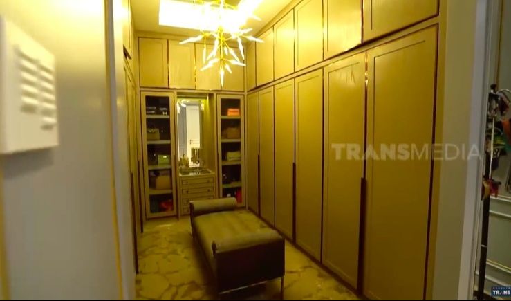 Walk in closet