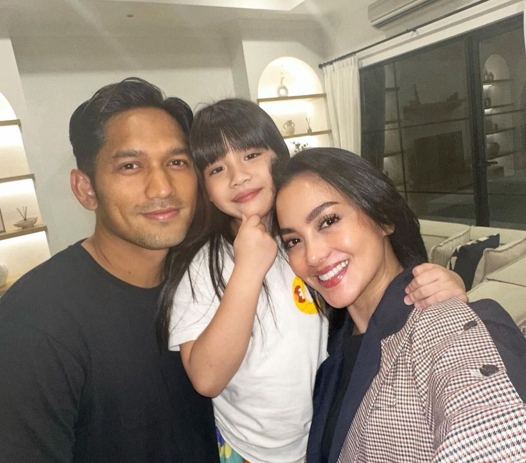 Bikin Hati Hangat,  Potret Ibnu Jamil dan Yaya, Putri Sambungnya