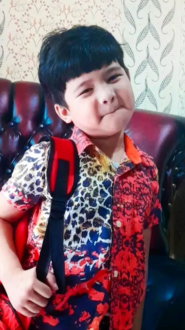 Ketampanan Bumi sudah terlihat sejak kecil
