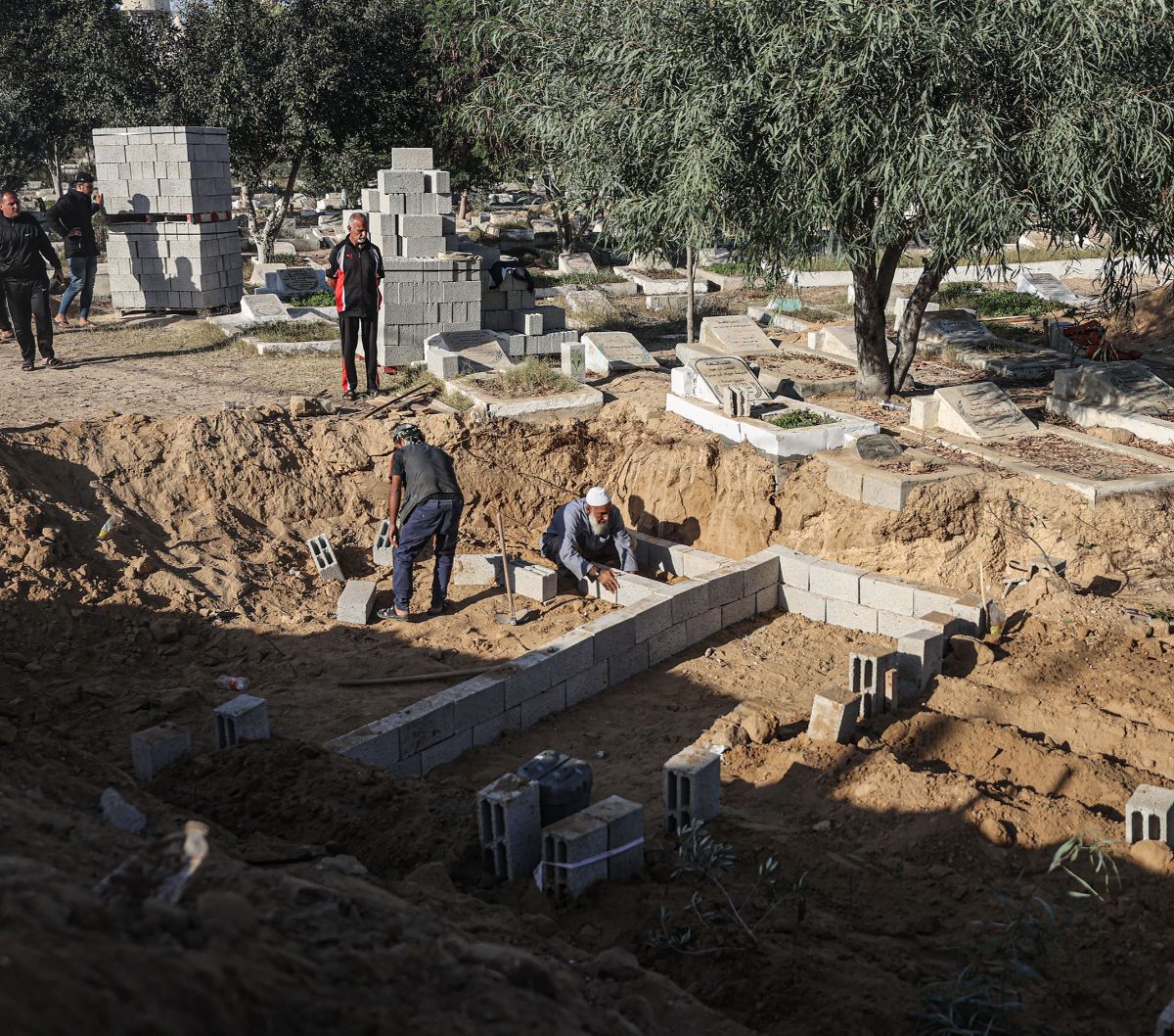 Cerita Tukang Gali Kubur di Gaza, Tak Bisa Tidur karena Dihantui Korban Tewas Serangan Israel
