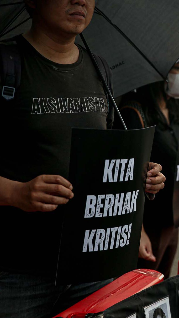 Foto Massa Aksi Kamisan Desak Hentikan Kriminalisasi Haris Fatia