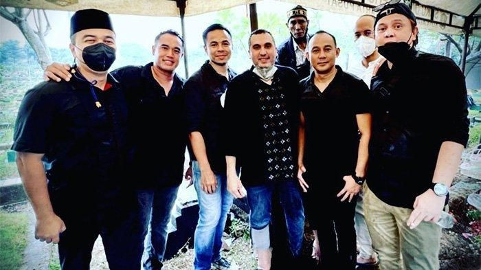 Sama Sekali Tak Tersorot, Potret Langka Abdullah Naif Suami Carissa Putri yang Ganteng dan Pengusaha Kaya