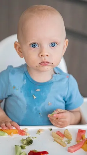 Kapan Sebaiknya Memberikan Finger Food pada Bayi?