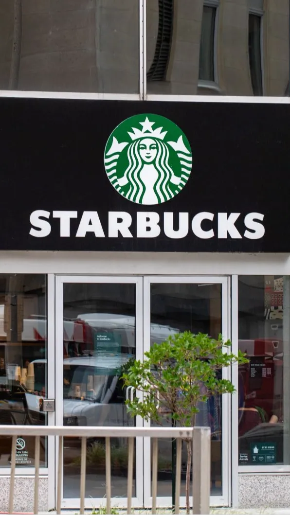 Starbucks Buka Suara Soal Tuduhan Pro Israel