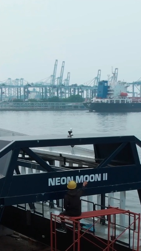 Neon Moon II dengan nama Interceptor 020 akan disumbangkan ke Indonesia dan ditempatkan di Sungai Cisadane. Aksi mulia Coldplay ini banyak direspons publik dengan baik. Mereka berharap Coldplay dapat menggerakkan musisi besar lain untuk peduli lingkungan.