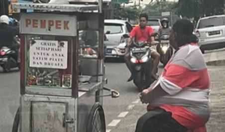 Aksi Berbagi Tukang Pempek