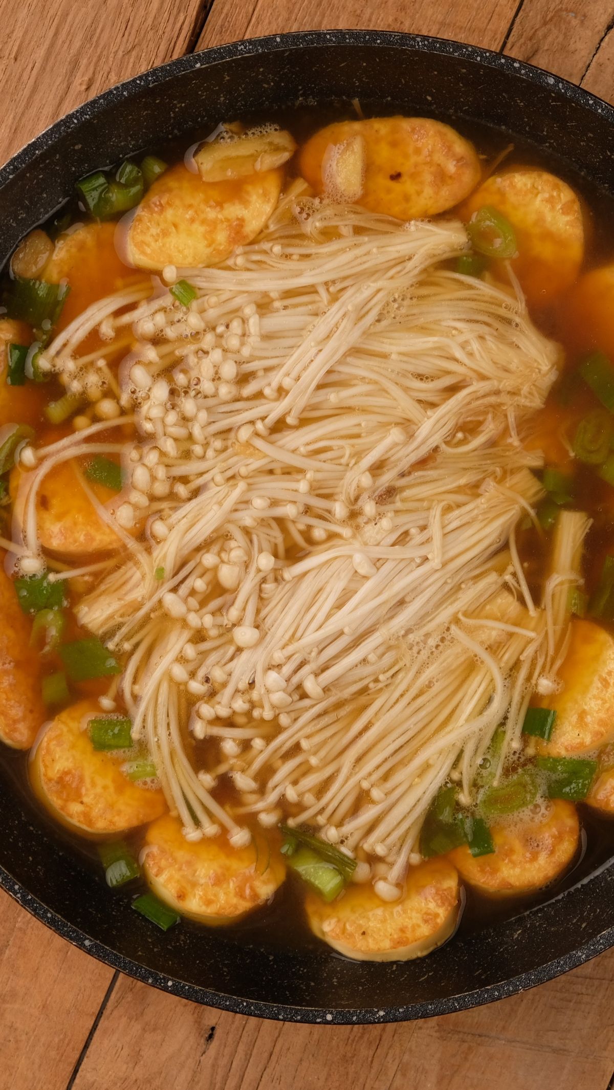 2 Varian Sup Jamur Enoki: Hangat, Gurih, dan Lezat untuk Musim Hujan
