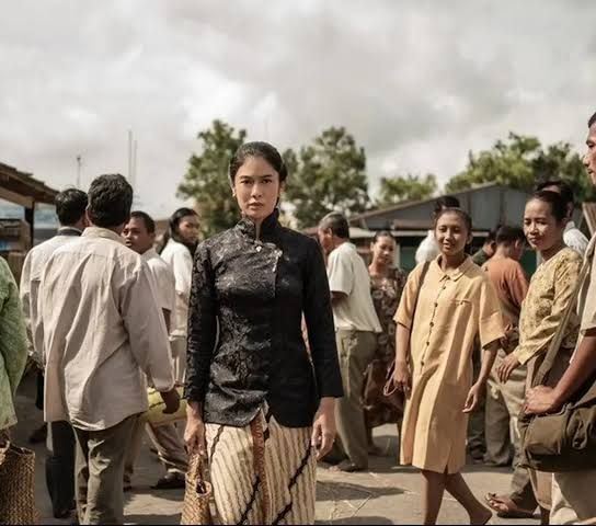 Jadi Tempat Pertemuan Pertama Jeng Yah dan Soeraja, Begini Potret Pasar di Jateng yang Jadi Lokasi Syuting Film Gadis Kretek