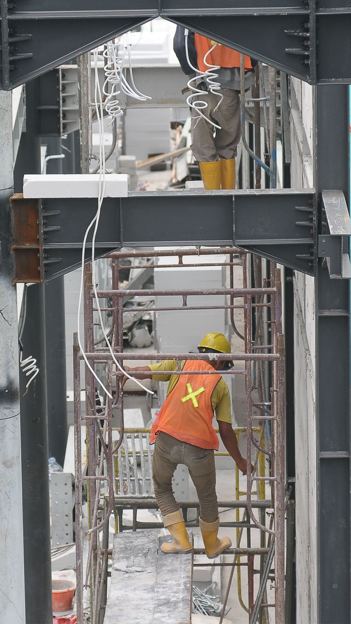 Proyek revitalisasi 45 halte TransJakarta ini dimulai sejak 2022 lalu.