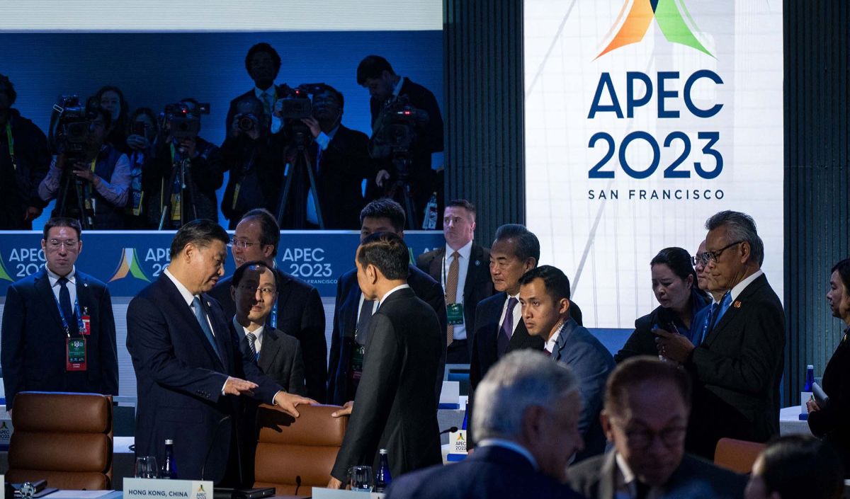 <b>Di Retreat KTT APEC, Jokowi Singgung Hak Hidup Masyarakat Gaza</b>