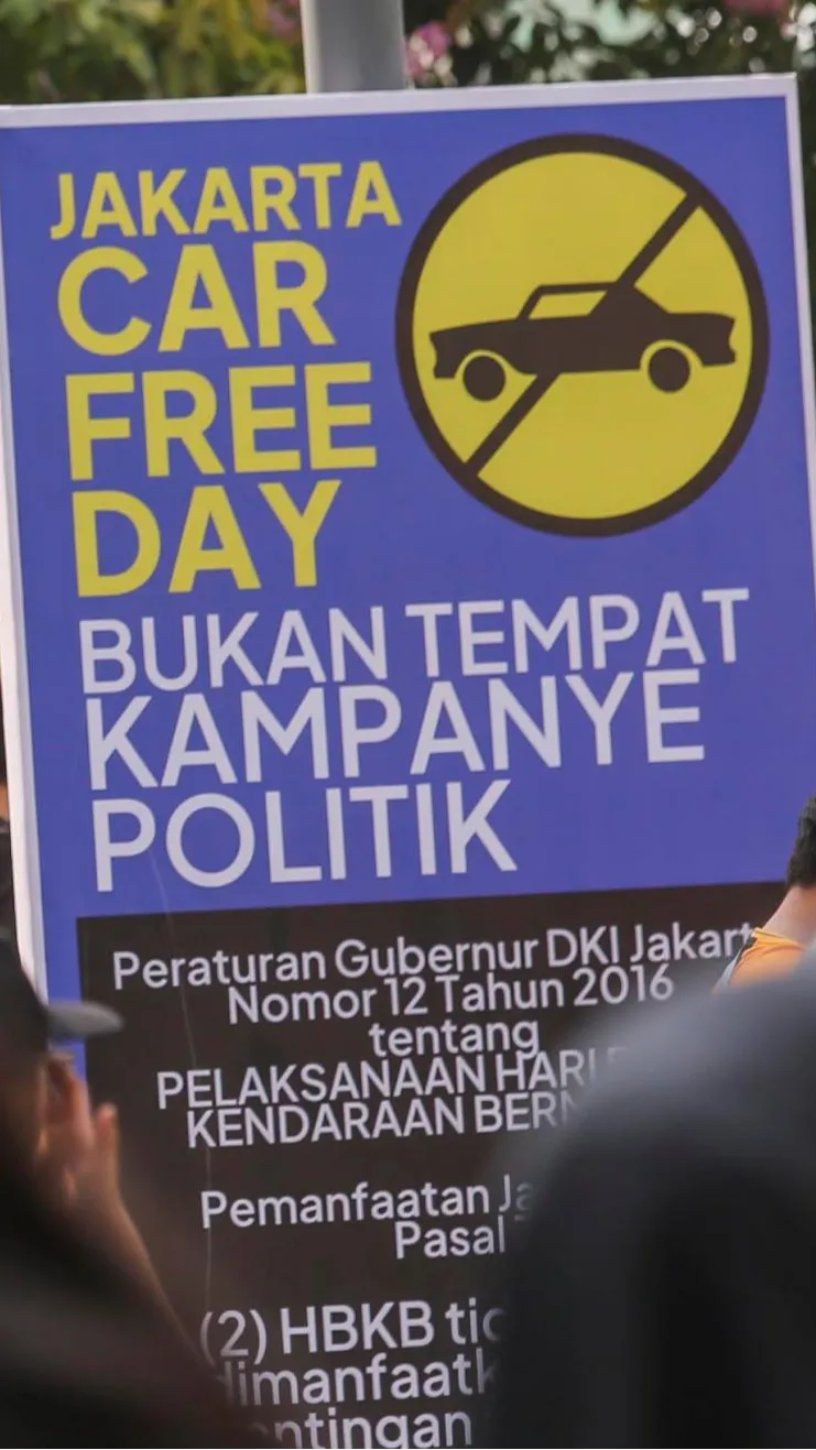 Larangan mengenai kegiatan politik di CFD tersebut tertuang dalam Pergub Provinsi DKI Jakarta No. 12/2016 tentang pelaksanaan Hari Bebas Kendaraan Bermotor.