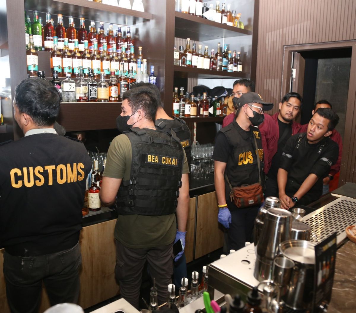 Polisi Segel Kafe Kloud: Ditemukan Ekstasi dan Happy 5 serta Artis Inisial N Gunakan Obat Keras