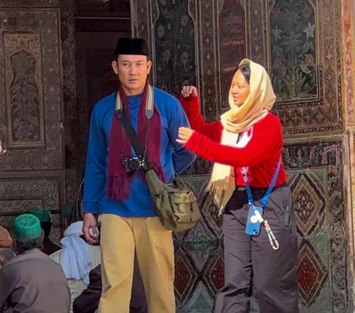 10 Foto Denny Sumargo saat Berada di Pakistan, Potret Pakai Peci Langsung Curi Perhatian