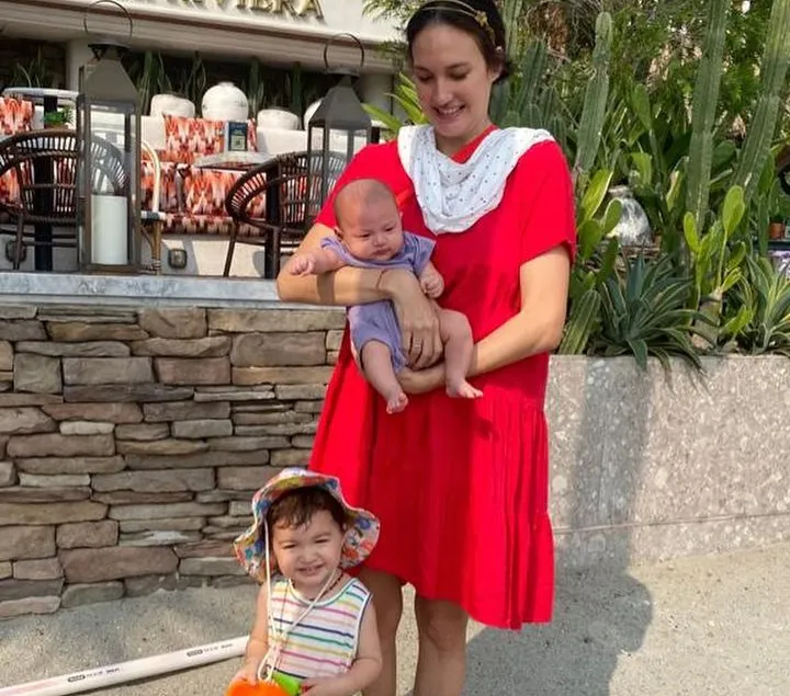 10 Potret Terbaru Nadine Chandrawinata jadi Ibu Dua Anak, Kompak Bagi Tugas dengan Suami