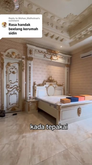 Penampakan Rumah Mewah Bergaya Inggris Klasik di Kalsel, Saking Gedenya Tamu Bisa Nyasar