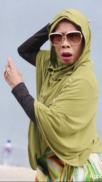 5 Artis yang Jarang Muncul di Dunia Hiburan, Ternyata Sudah Meninggal