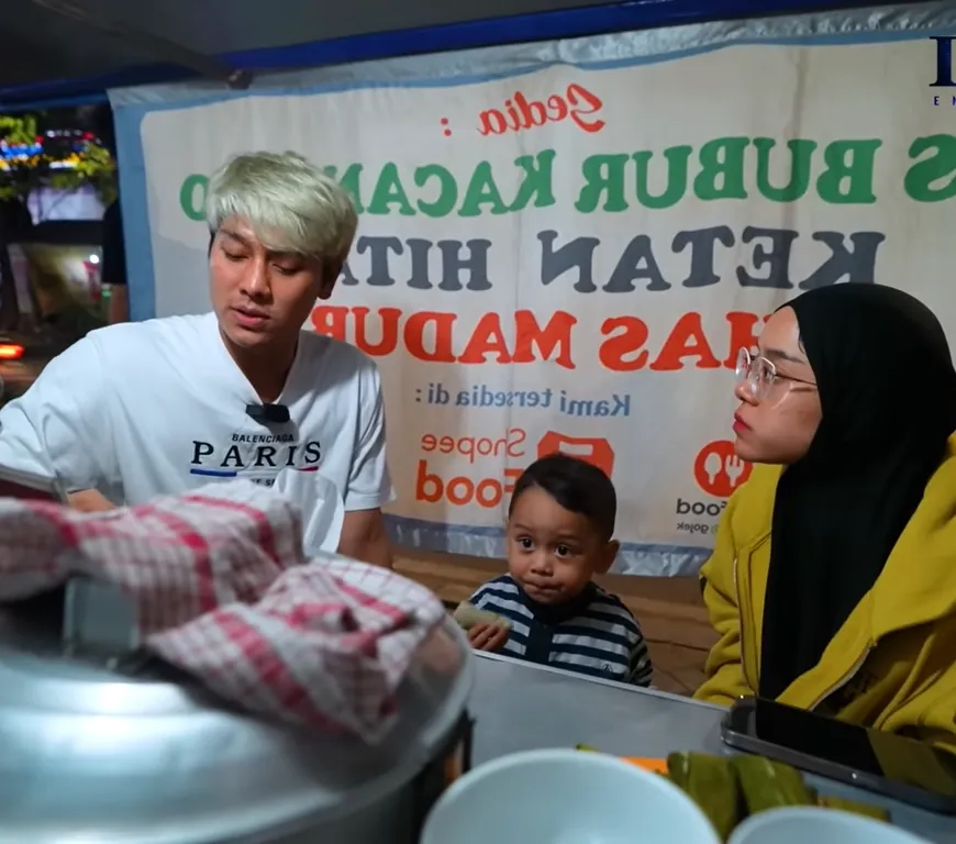 Tak Gengsi, Lesti Kejora dan sang Suami Jajan Bubur Kacang Ijo dan Bakso di Pinggir Jalan