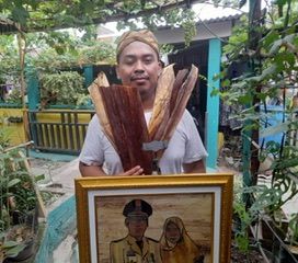 Pria di Tangerang Sulap Pelepah Pisang Jadi Lukisan Ciamik, Hasilnya Bikin Kagum