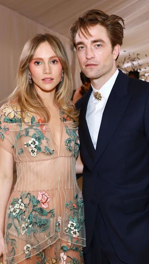 Robert Pattinson And Suki Waterhouse Are Expecting Their First Child ...