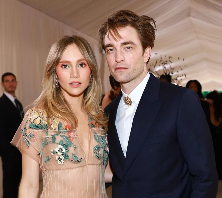 Robert Pattinson and Suki Waterhouse are Expecting Their First Child