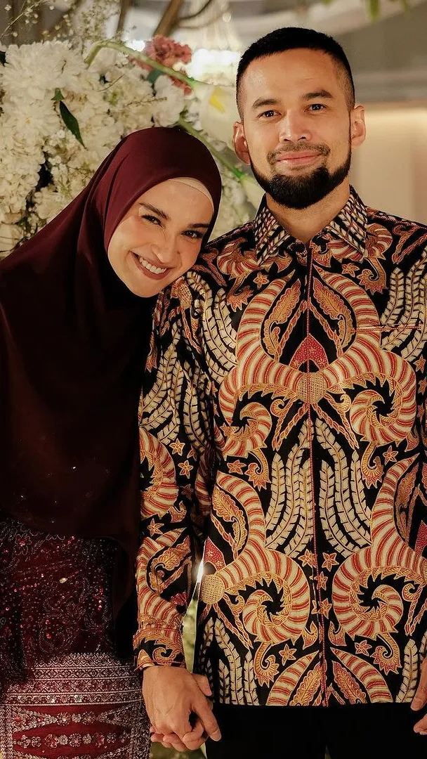 Romantic Dinner Ala Teuku Wisnu Bikin Shireen Sungkar Berbunga-bunga, Makannya di Pecel Ayam Sampai Curi Perhatian Warga