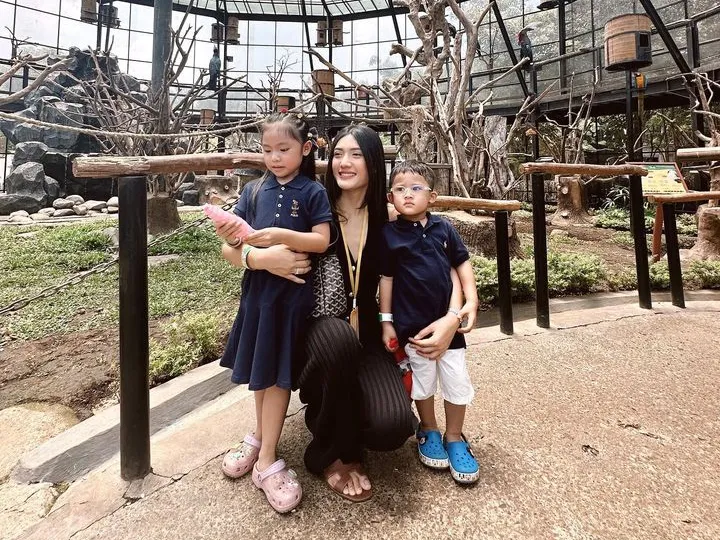 Jadi Ibu Dua Anak, ini Deretan Foto Terbaru Anissa Aziza Istri Raditya Dika yang Penampilan Bak ABG