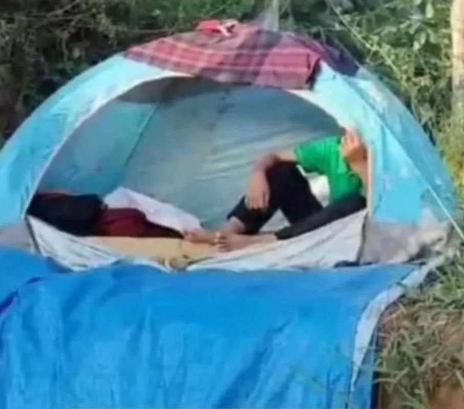Anak Broken Home ini Pilih Tinggal Sendiri di Hutan Pakai Tenda, Ngaku Tak Lagi Mendapat Perhatian