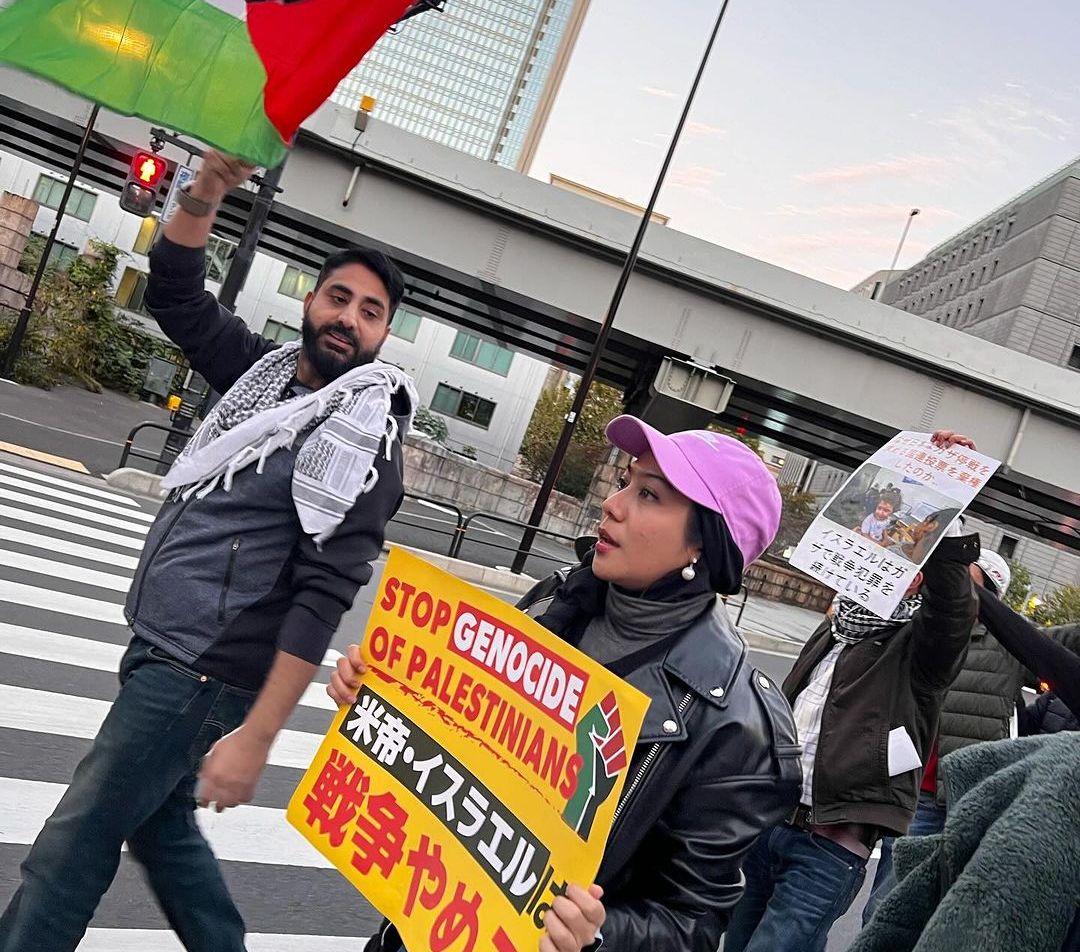 Penuh Haru, Intip Momen Zaskia Adya Mecca Ikut Aksi Dukung Palestina saat Liburan di Jepang