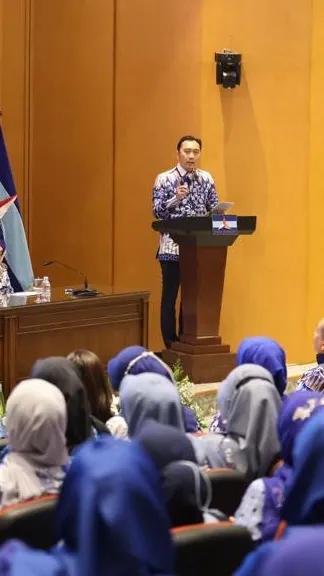 Ibas Ingatkan Caleg Demokrat Tak 'Cengeng' Dijelek-jelekin: Ingat Pesan Prabowo, Senyumin dan Jogetin Aja
