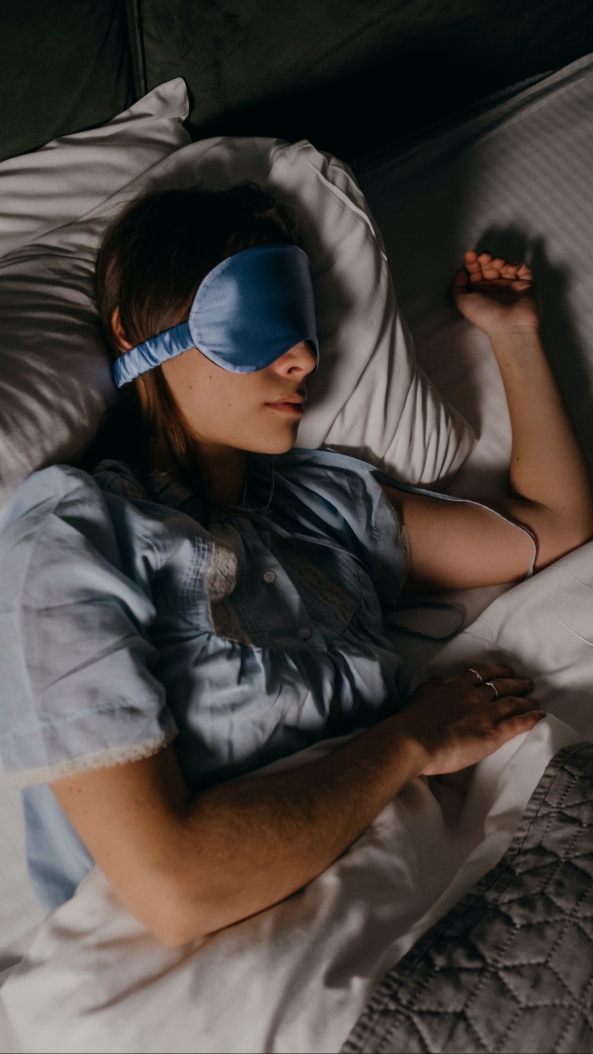 May these tips to fall asleep be your companions to bedtime bliss. Make sure that each night becomes a chance for rejuvenation and renewal. Sleep well, and embrace the peaceful dreams that await.