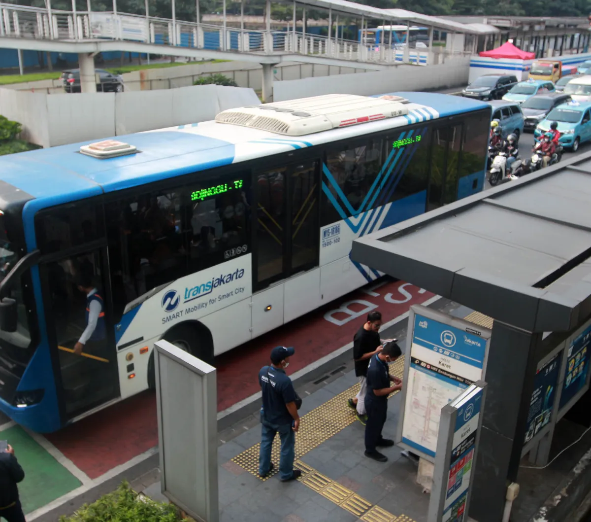 Halte Gatot Subroto Jamsostek Direvitalisasi, TransJakarta Sediakan Bus Stop untuk Angkut Penumpang