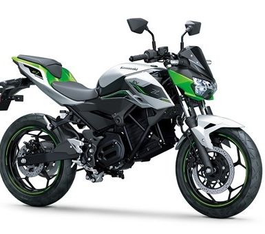 Motor listrik ini punya tiga warna: Metallic Bright Silver, Metallic Matte Lime Green, dan Ebony. Kawasaki Ninja E-1 dijual Rp 149,9 juta (<i>on the road</i> Jakarta), sedangkan Kawasaki Z e-1 dijual Rp 146,9 juta.<br>