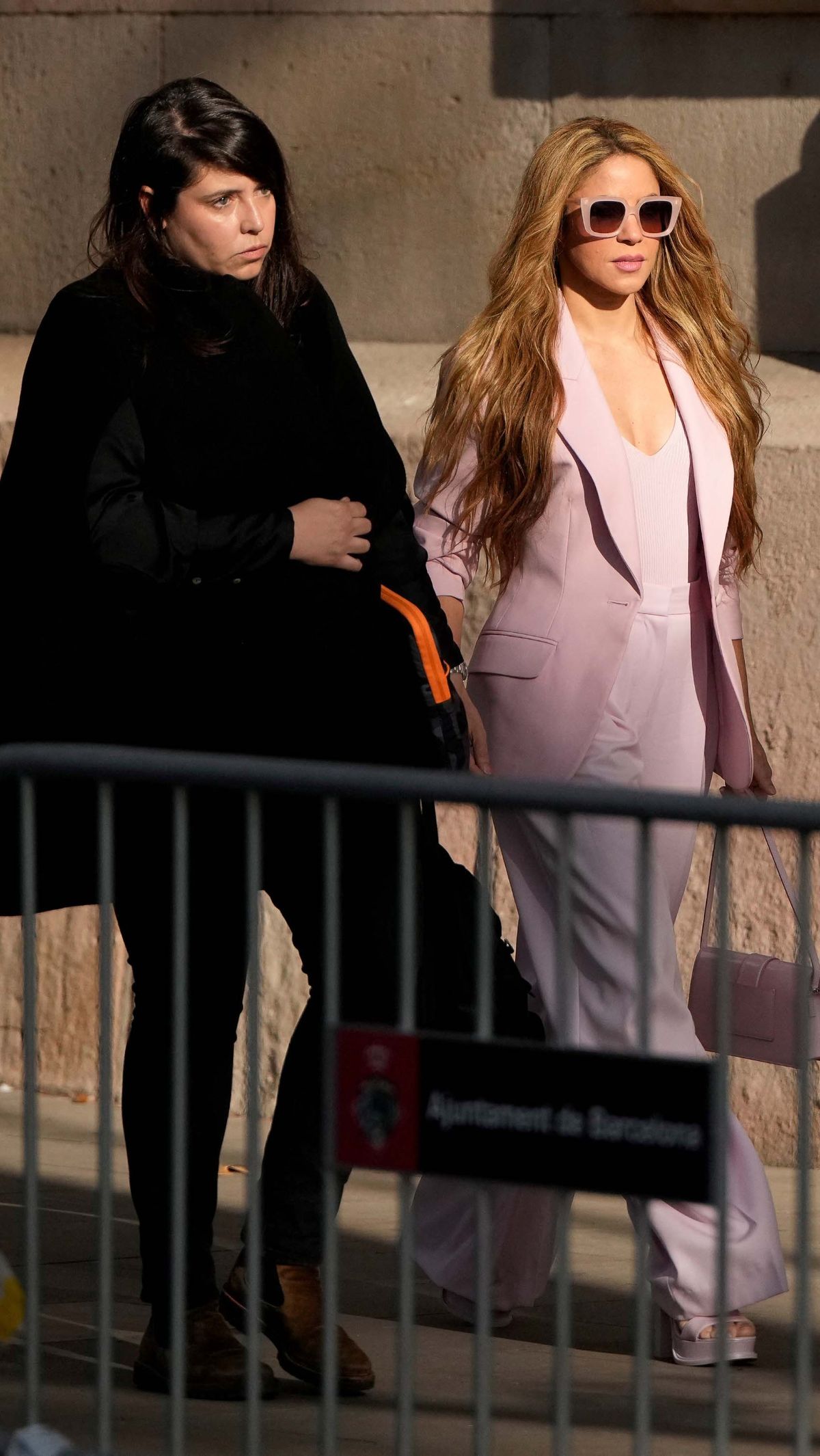 Dalam pernyataan tersebut, Shakira juga mengatakan keputusannya menerima dakwaan dilatar belakangi oleh keinginan untuk fokus merawat anak anaknya dan karir profesionalnya.
