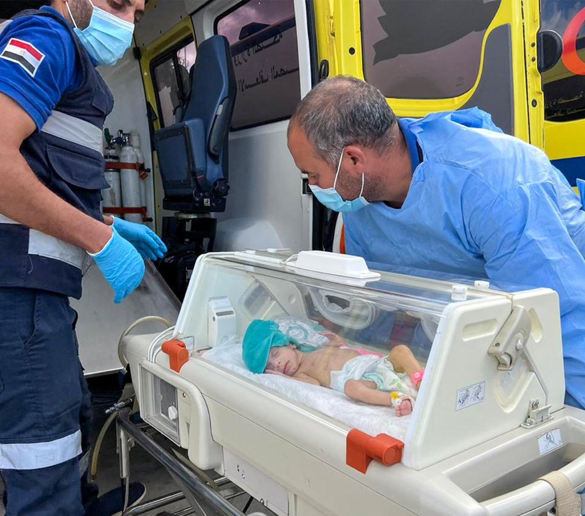 FOTO: Potret Puluhan Bayi Prematur Tanpa Orang Tua Dievakuasi dari RS Al-Shifa Gaza ke Mesir