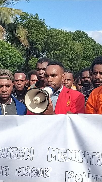Mahasiswa Ramai-Ramai Tolak Kedatangan Ganjar untuk Beri Kuliah Umum di Uncen Papua