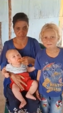 Viral Pasangan Suami Istri Asal Maluku Punya 3 Anak Berwajah Bule, Bikin Heran