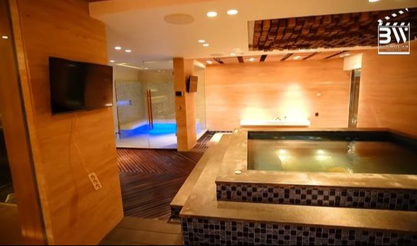 Jacuzzi