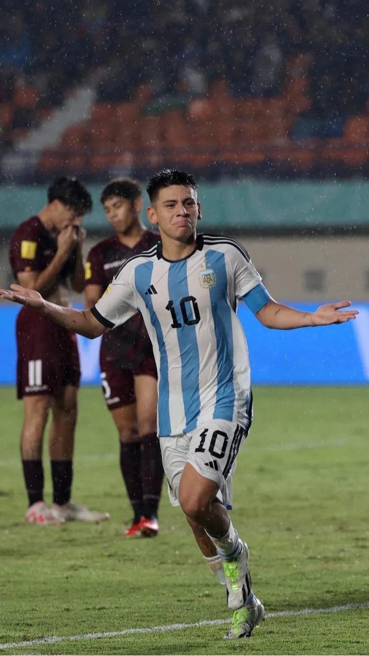 Meskipun jual beli serangan terus terjadi di sisa babak kedua, skor 5-0 bertahan untuk kemenangan Argentina dalam pertandingan ini.
