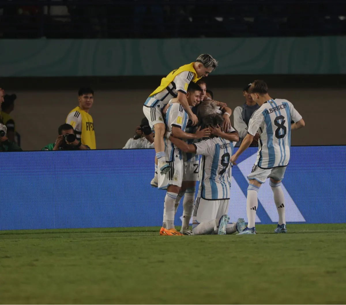 Dari hasil pertandingan ini, Timnas Argentina akan menantang rival abadi mereka yakni Timnas Brasil U-17 di babak perempat final nanti.<br>