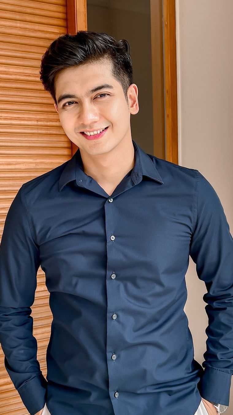 Potret Teuku Ryan Jalani Wisuda Tanpa dihadiri Ria Ricis