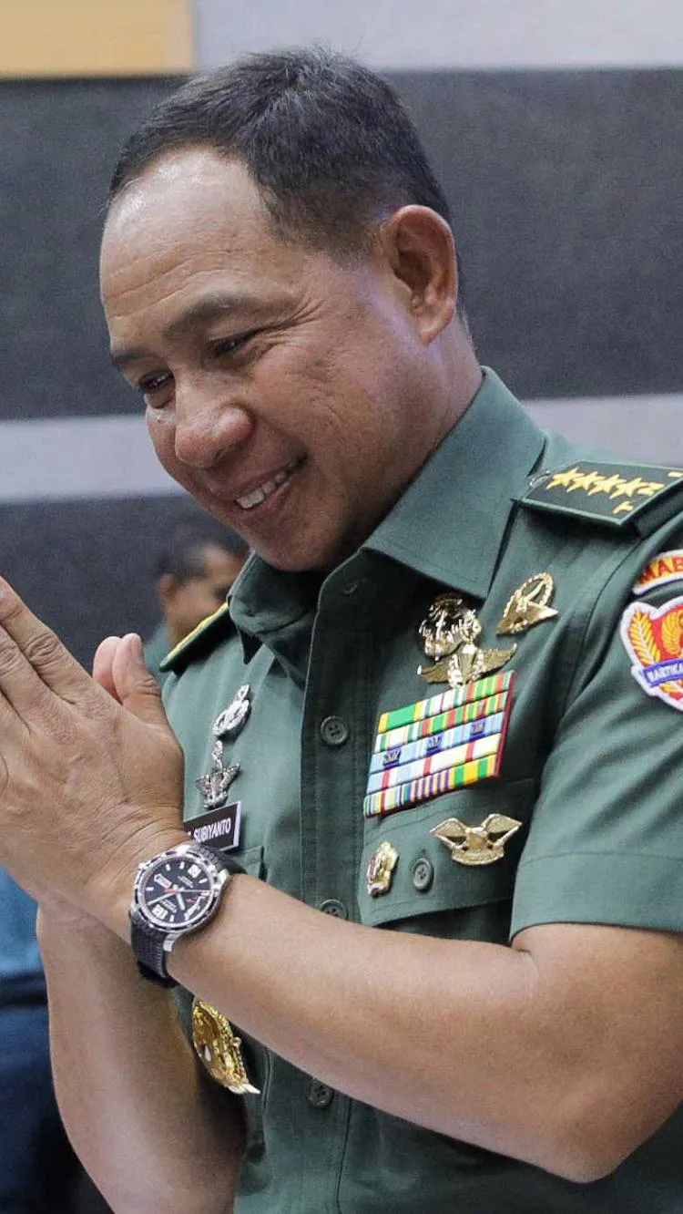 Jokowi Resmi Melantik Jenderal Agus Subiyanto Jadi Panglima Tni