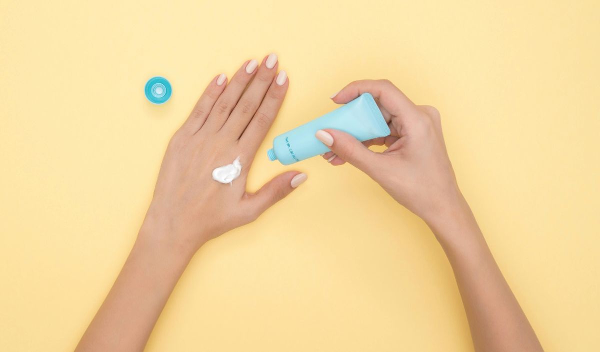 3. Gunakan Hand Cream