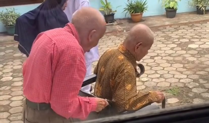 Sahabat Sejak Kecil