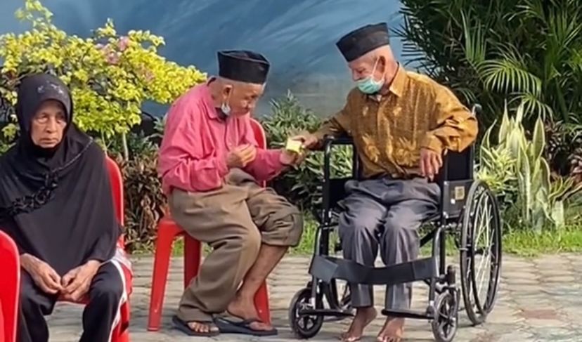 Beliau ga sedarah tapi ikatan satu sama lain bener2 kuat banget melebihi saudara,