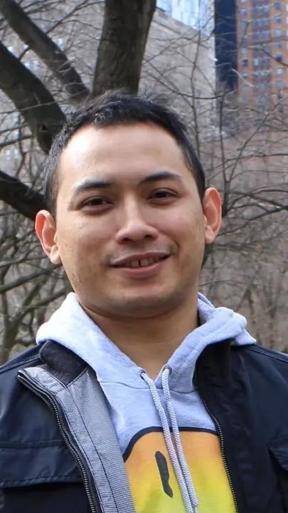 Tiko Aryawardhana bukanlah pria lajang. Ia dikabarkan berstatus duda tiga anak.