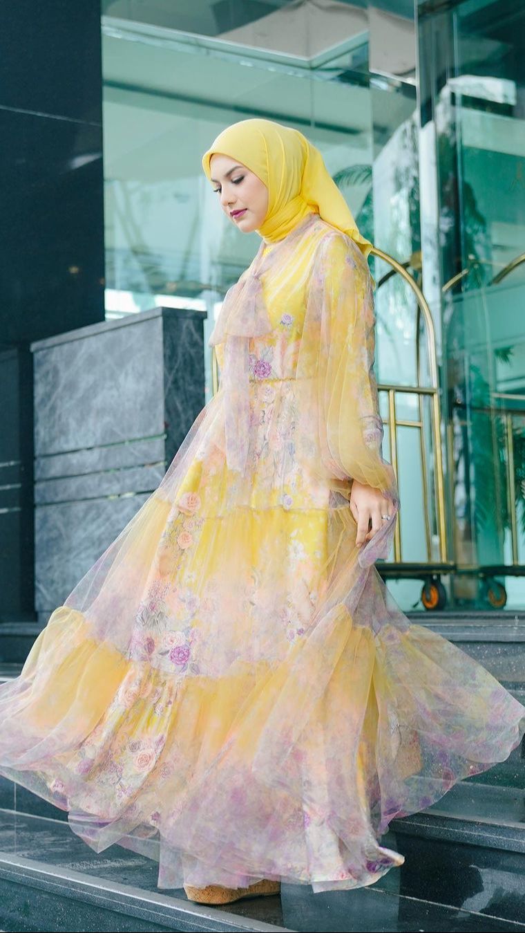 3 Inspirasi Style Feminin dengan Loose Dress dari Irish Bella 